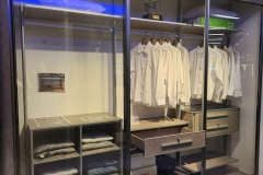 Pole-system-build-in-wardrobe-led1